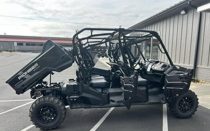 2025 Honda Pioneer 1000-6 Crew Deluxe