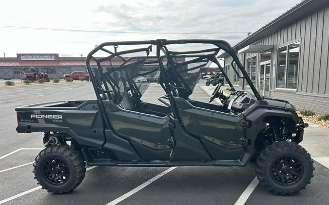 2025 Honda Pioneer 1000-6 Crew Deluxe
