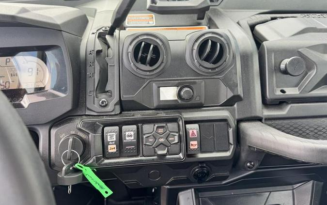 2024 Can-Am® Defender MAX Lone Star Cab HD10