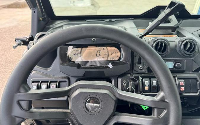 2024 Can-Am® Defender MAX Lone Star Cab HD10