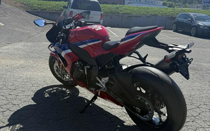 2026 Honda CBR1000RR-R Fireblade SP