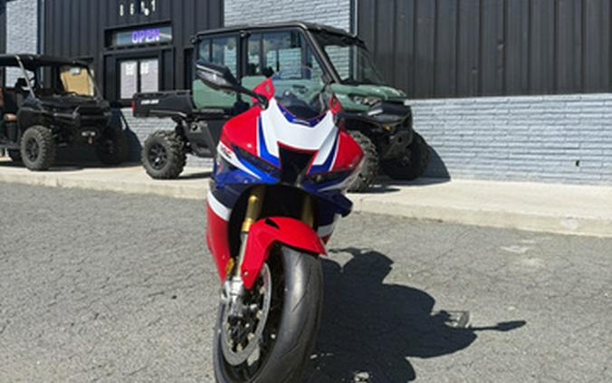 2026 Honda CBR1000RR-R Fireblade SP