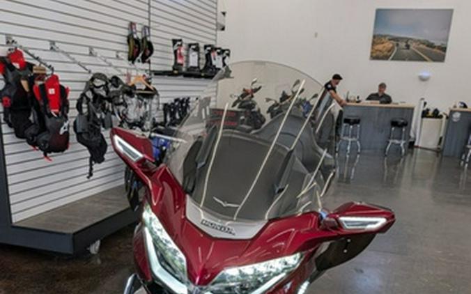 2018 Honda Gold Wing Tour Automatic DCT Candy Ardent Red Tour DCT