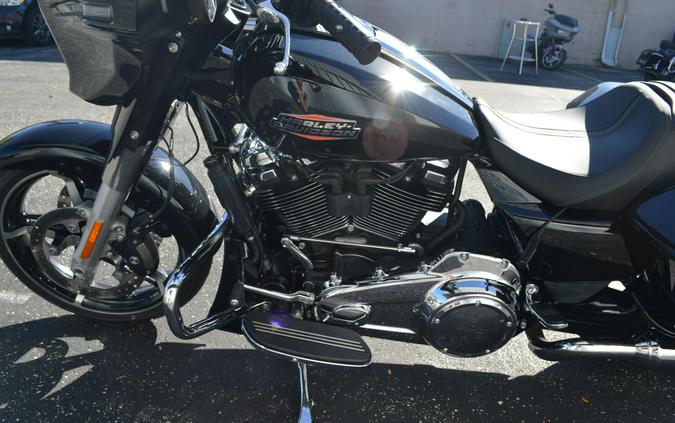 FLHX 2025 Street Glide™