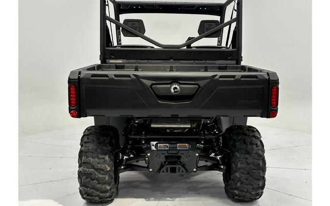 2024 Can-Am Defender DPS HD7