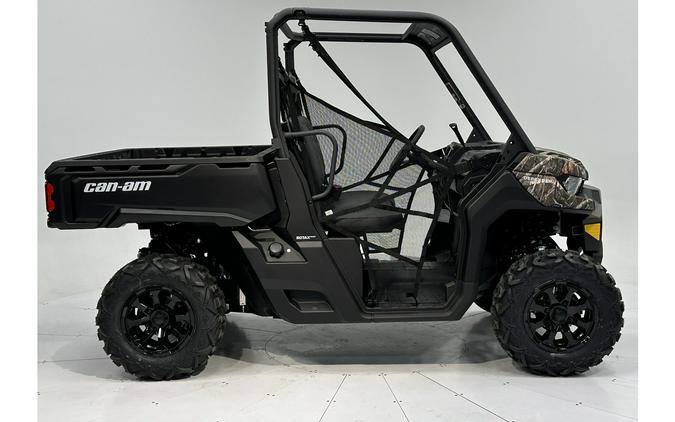 2024 Can-Am Defender DPS HD7