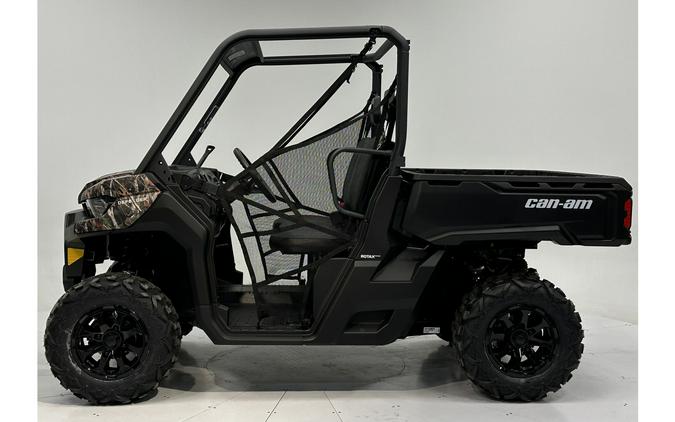 2024 Can-Am Defender DPS HD7