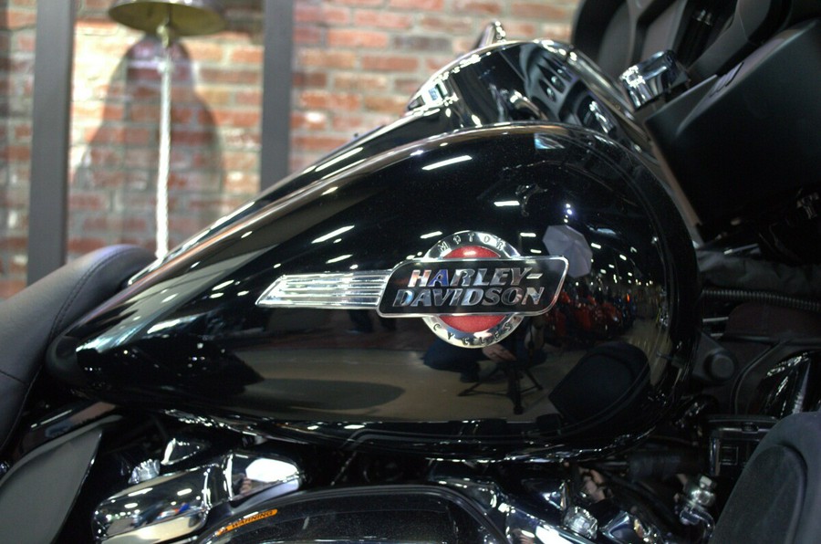 2024 Harley-Davidson Tri Glide Ultra Vivid Black