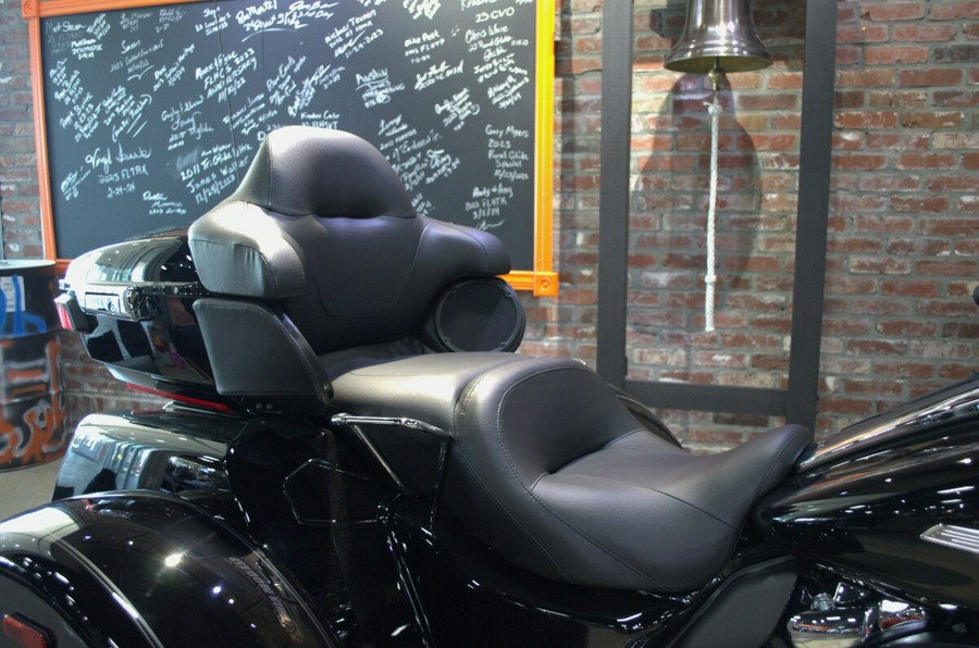 2024 Harley-Davidson Tri Glide Ultra Vivid Black