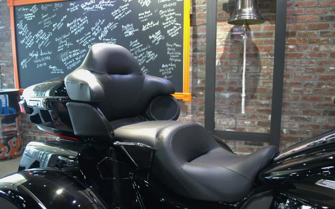 2024 Harley-Davidson Tri Glide Ultra Vivid Black