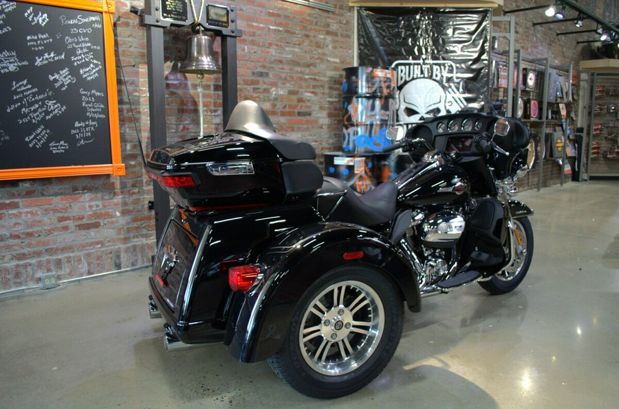 2024 Harley-Davidson Tri Glide Ultra Vivid Black