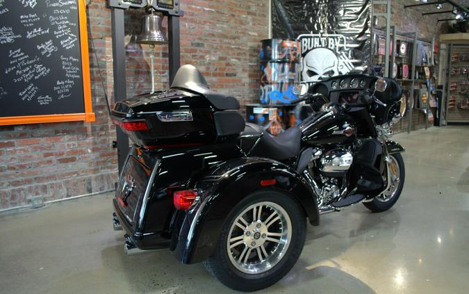 2024 Harley-Davidson Tri Glide Ultra Vivid Black