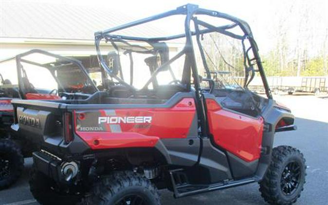 2023 Honda Pioneer 1000 Deluxe