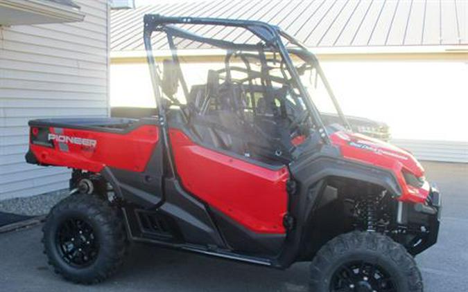 2023 Honda Pioneer 1000 Deluxe