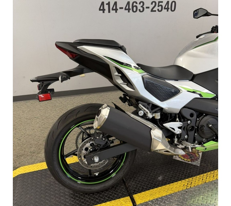 2024 Kawasaki Z7 Hybrid ABS