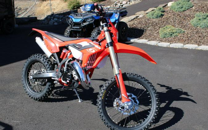 2023 Beta 125 RR First Look [7 Fast Facts For Enduro Racing]