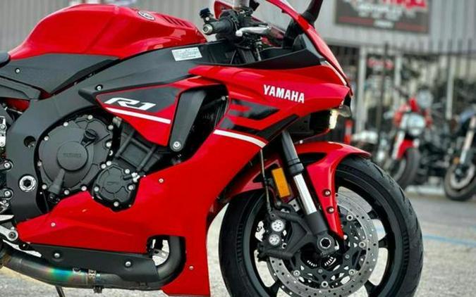 2019 Yamaha YZF-R1