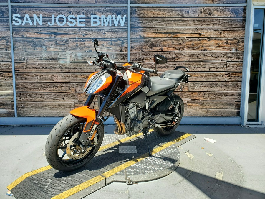 2022 KTM Duke