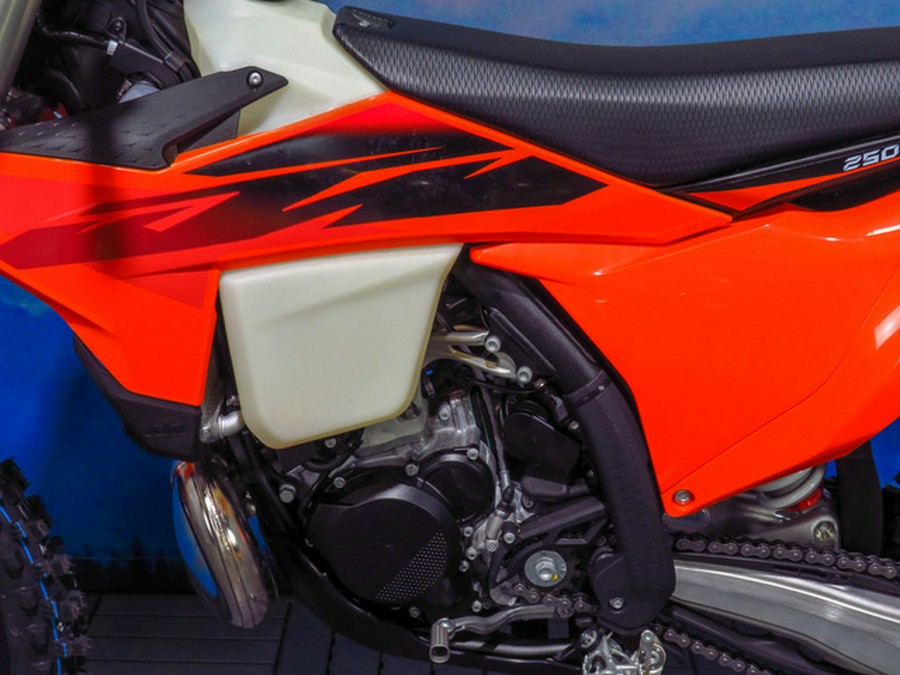 2027 KTM XC 250 W