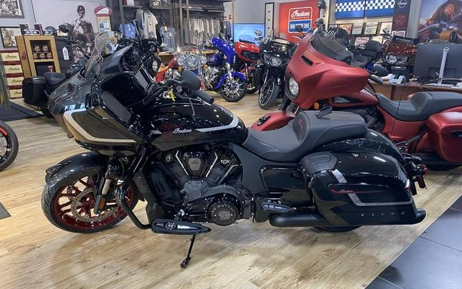 2024 Indian Motorcycle® Challenger® Elite Charcoal Candy/Black Candy