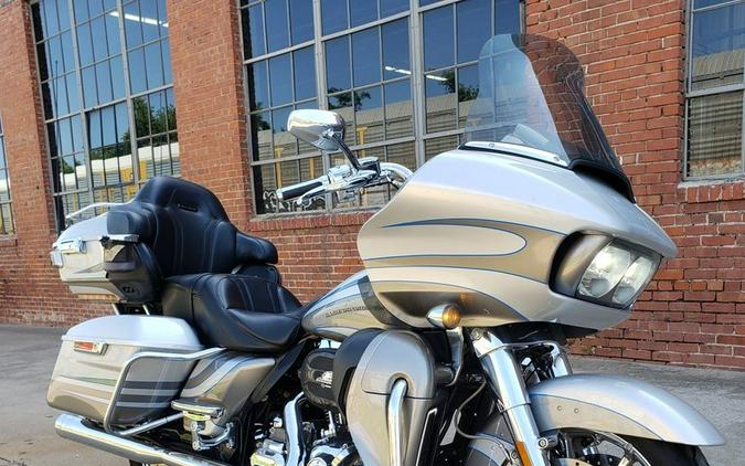 2016 Harley-Davidson® FLTRUSE - CVO™ Road Glide Ultra®