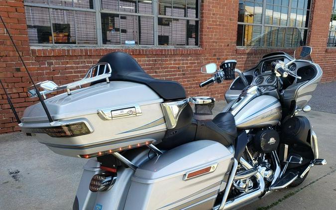 2016 Harley-Davidson® FLTRUSE - CVO™ Road Glide Ultra®