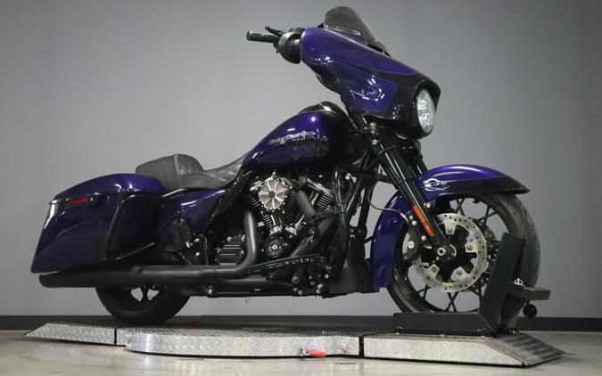 2020 Harley-Davidson Street Glide Special Zephyr Blue/Black Sunglo