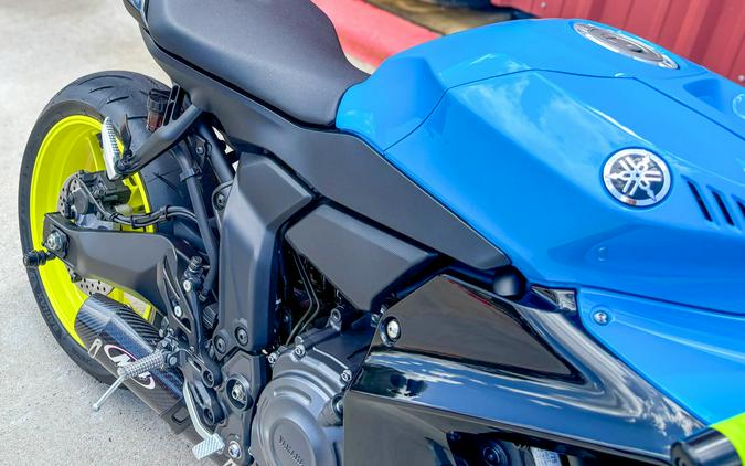 2026 Yamaha YZF-R7 Breaker Cyan / Raven