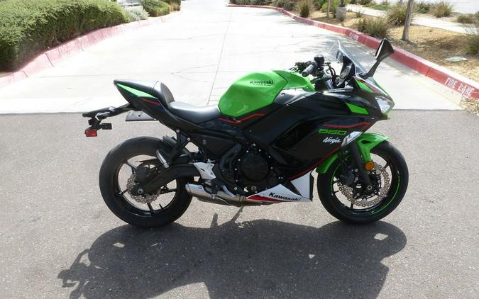 2022 Kawasaki Ninja® 650 KRT Edition