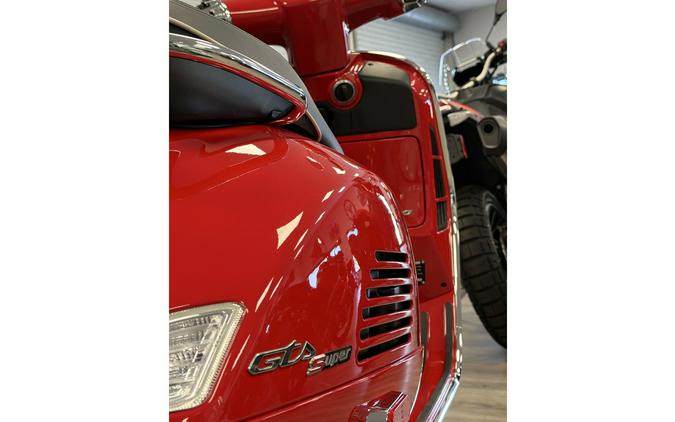 2024 Vespa GTS Super 300
