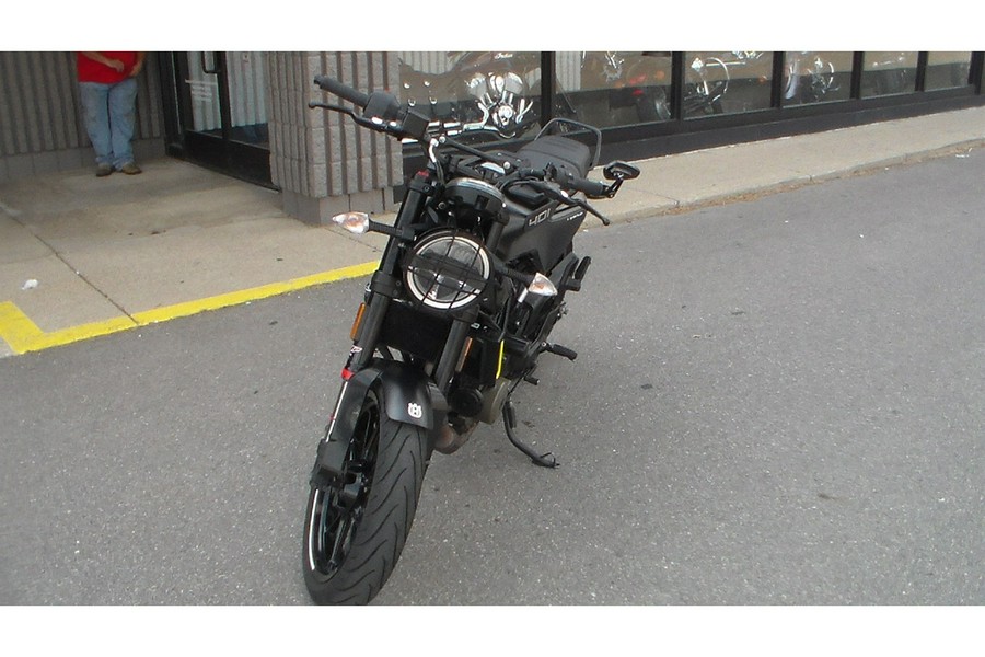 2022 Husqvarna Motorcycles Svartpilen 401