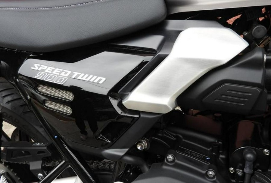 2025 Triumph Speed Twin 900 Aluminium Silver/Carnival Red/Jet Black