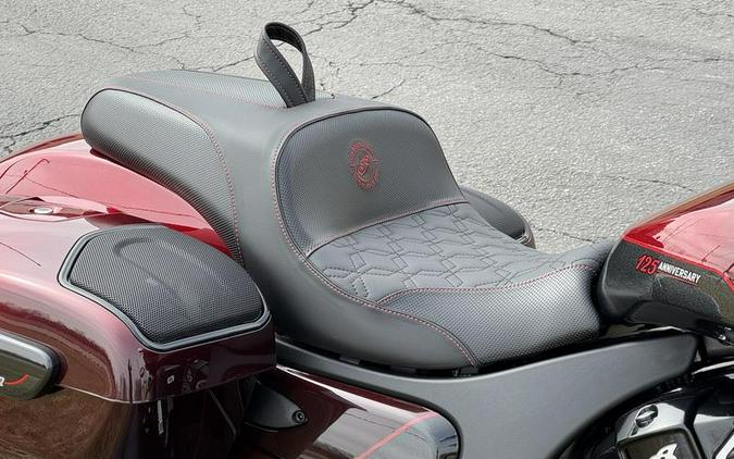 2026 Indian Motorcycle® Indian Challenger 125th Anniversary Edition 125th Anniversary Red with Blac