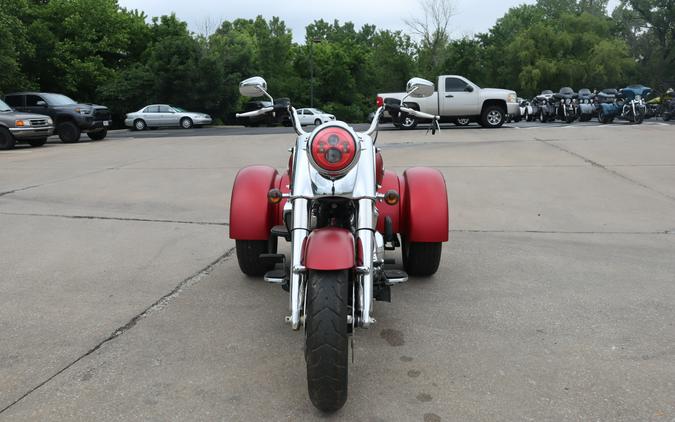 2019 Harley-Davidson Freewheeler Wicked Red Denim