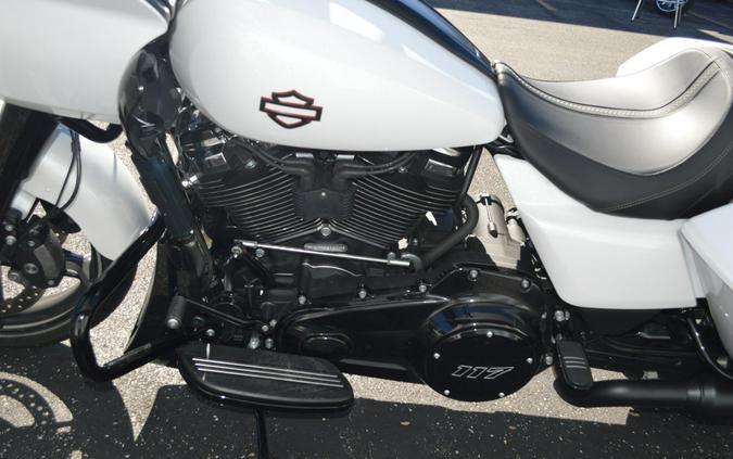 FLTRX 2025 Road Glide™