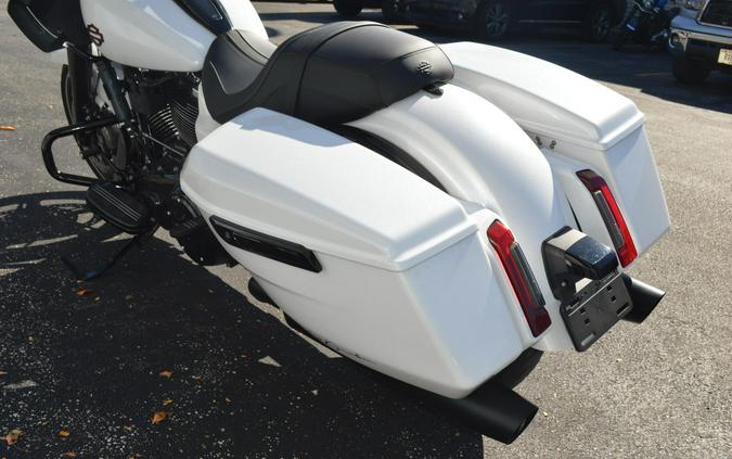 FLTRX 2025 Road Glide™