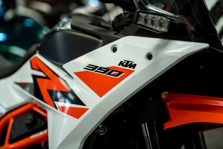 2025 KTM Adventure 390 R
