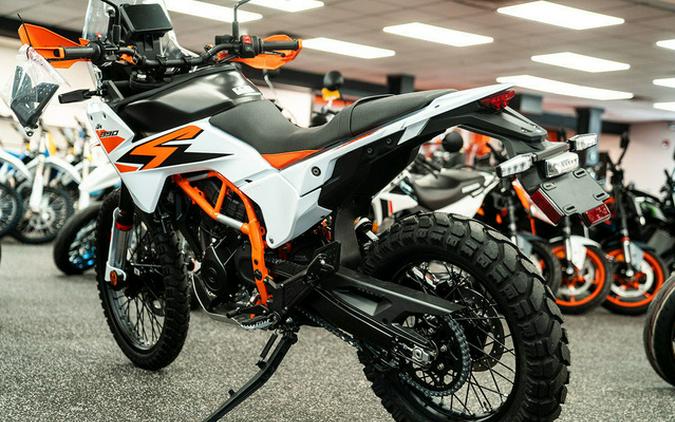 2025 KTM Adventure 390 R