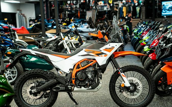2025 KTM Adventure 390 R