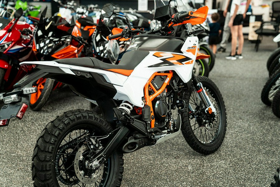 2025 KTM Adventure 390 R