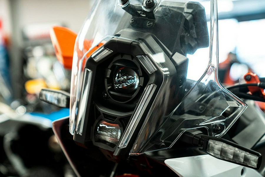 2025 KTM Adventure 390 R