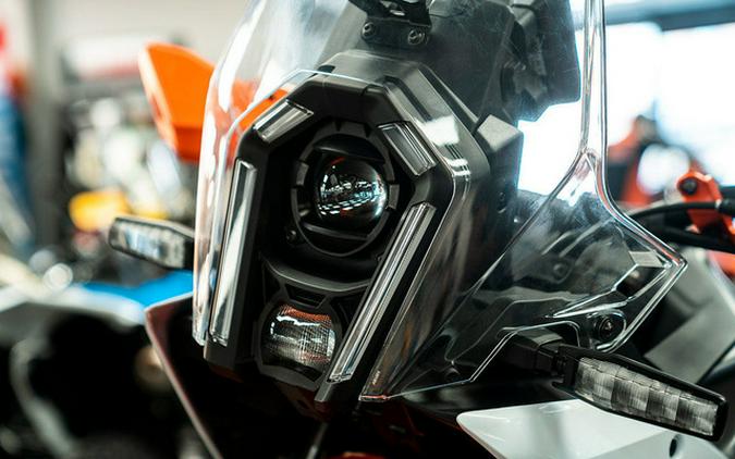 2025 KTM Adventure 390 R