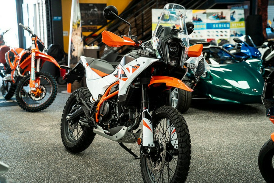 2025 KTM Adventure 390 R