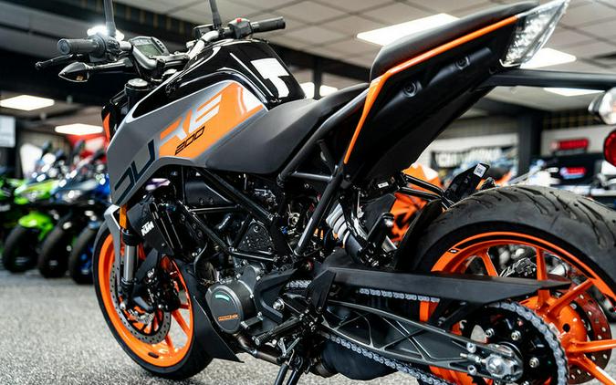 2023 KTM 200 Duke