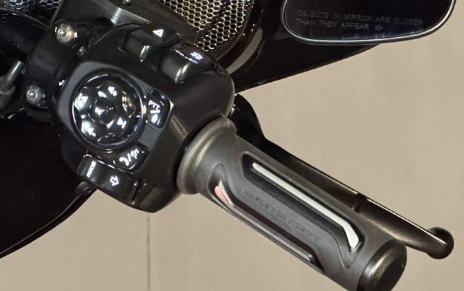 2026 Harley-Davidson® CVO Street Glide Limited FLHXLSE CITRUS HEAT