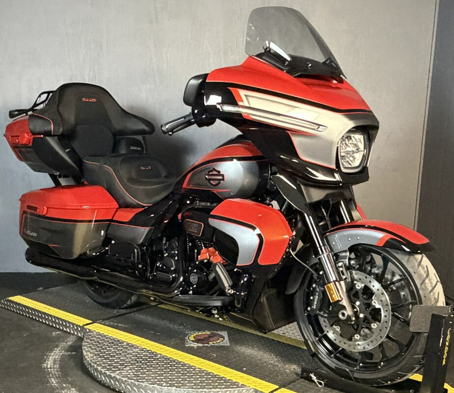 2026 Harley-Davidson® CVO Street Glide Limited FLHXLSE CITRUS HEAT