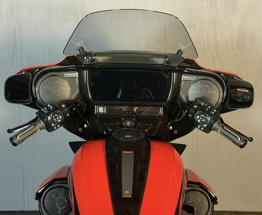 2026 Harley-Davidson® CVO Street Glide Limited FLHXLSE CITRUS HEAT