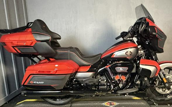 2026 Harley-Davidson® CVO Street Glide Limited FLHXLSE CITRUS HEAT