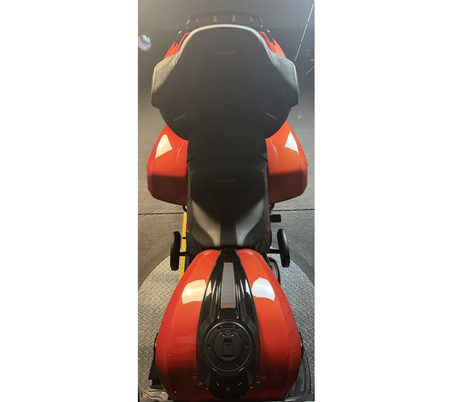 2026 Harley-Davidson® CVO Street Glide Limited FLHXLSE CITRUS HEAT