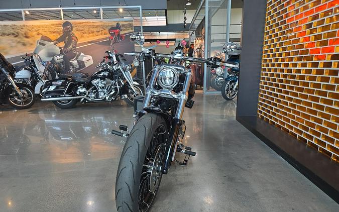 Harley-Davidson® Breakout™ 2025